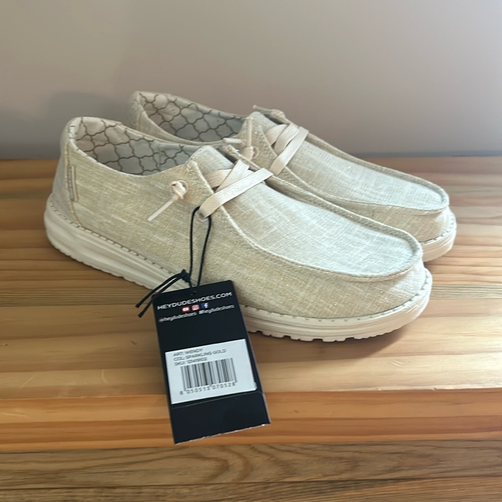 Hey Dude Women’s shoes Size 8